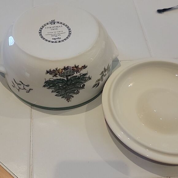 Spode 6 1/2" earthenware covered dish - Picture 6 of 7